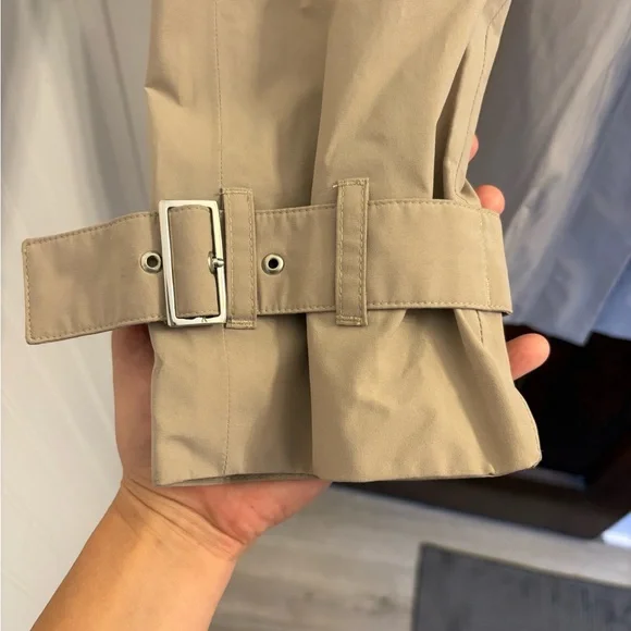 The North Face Women's Beige Rain Jacket - Picture 3 of 5